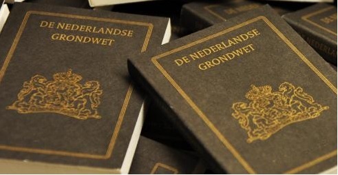 Artikel 142: Aanpassing Grondwet Aan Statuut Koninkrijk Der Nederlanden ...