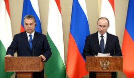 Viktor Orbán spreekt journalisten toe met Vladimir Poetin