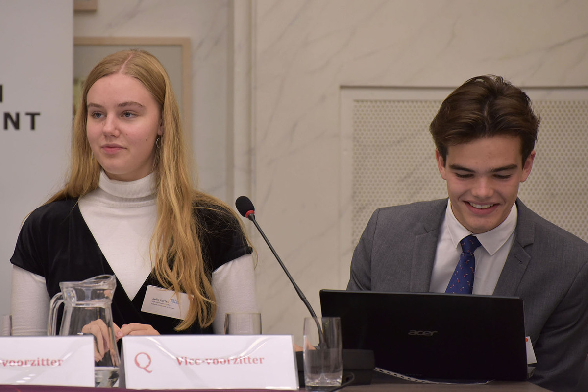 Foto's Eerste dag Algemene Vergaderingen van het Model European Parliament Nederland 2019