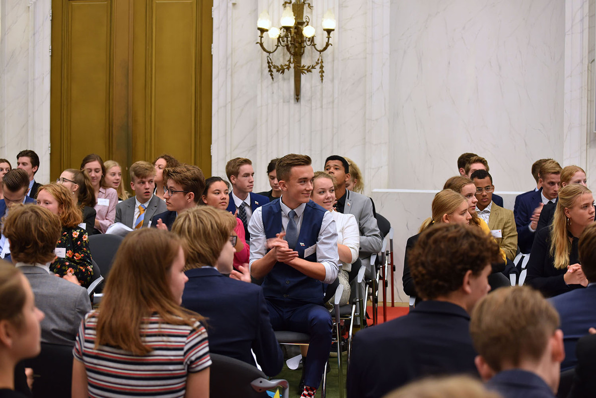 Foto's Eerste dag Algemene Vergaderingen van het Model European Parliament Nederland 2019