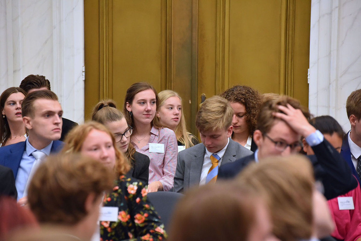 Foto's Eerste dag Algemene Vergaderingen van het Model European Parliament Nederland 2019