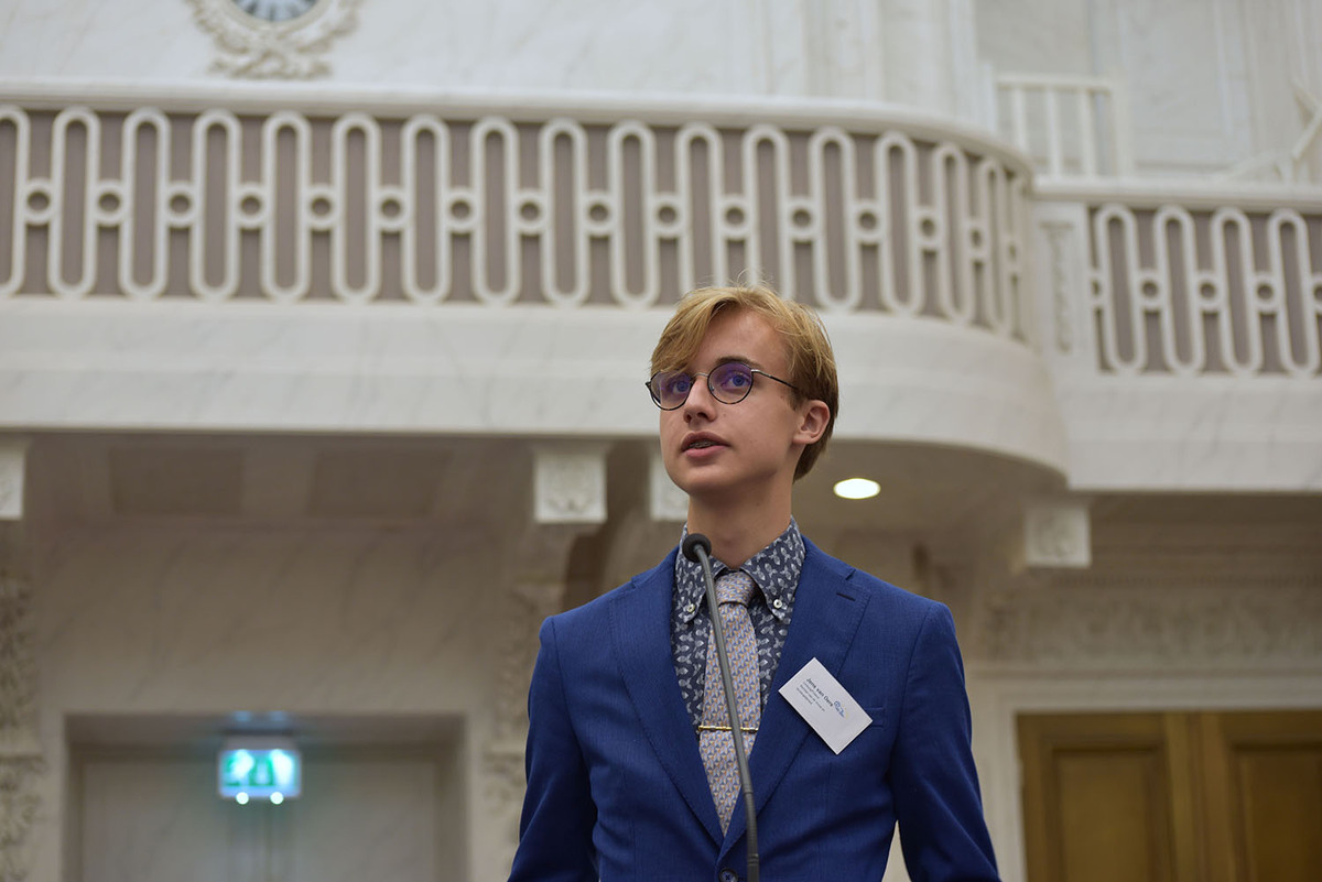 Foto's Eerste dag Algemene Vergaderingen van het Model European Parliament Nederland 2019