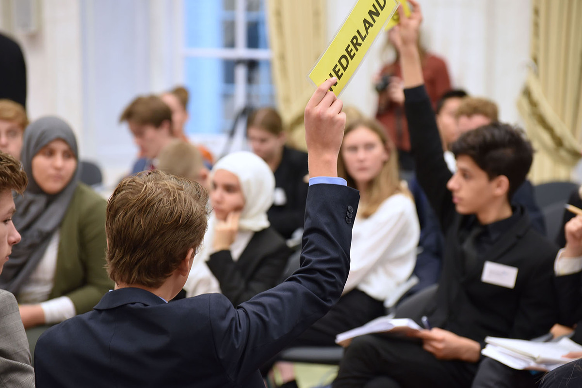 Foto's Eerste dag Algemene Vergaderingen van het Model European Parliament Nederland 2019