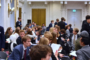 Foto's Eerste dag Algemene Vergaderingen van het Model European Parliament Nederland 2019