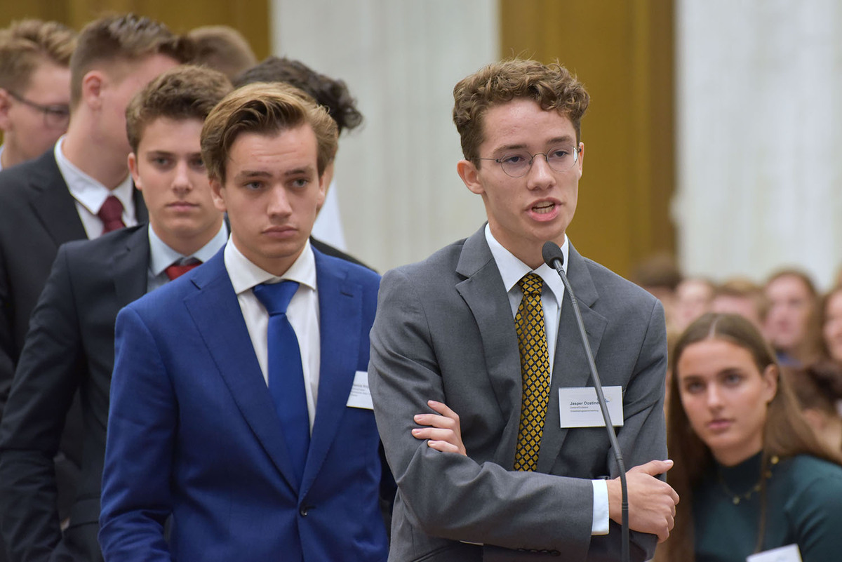 Foto's Eerste dag Algemene Vergaderingen van het Model European Parliament Nederland 2019