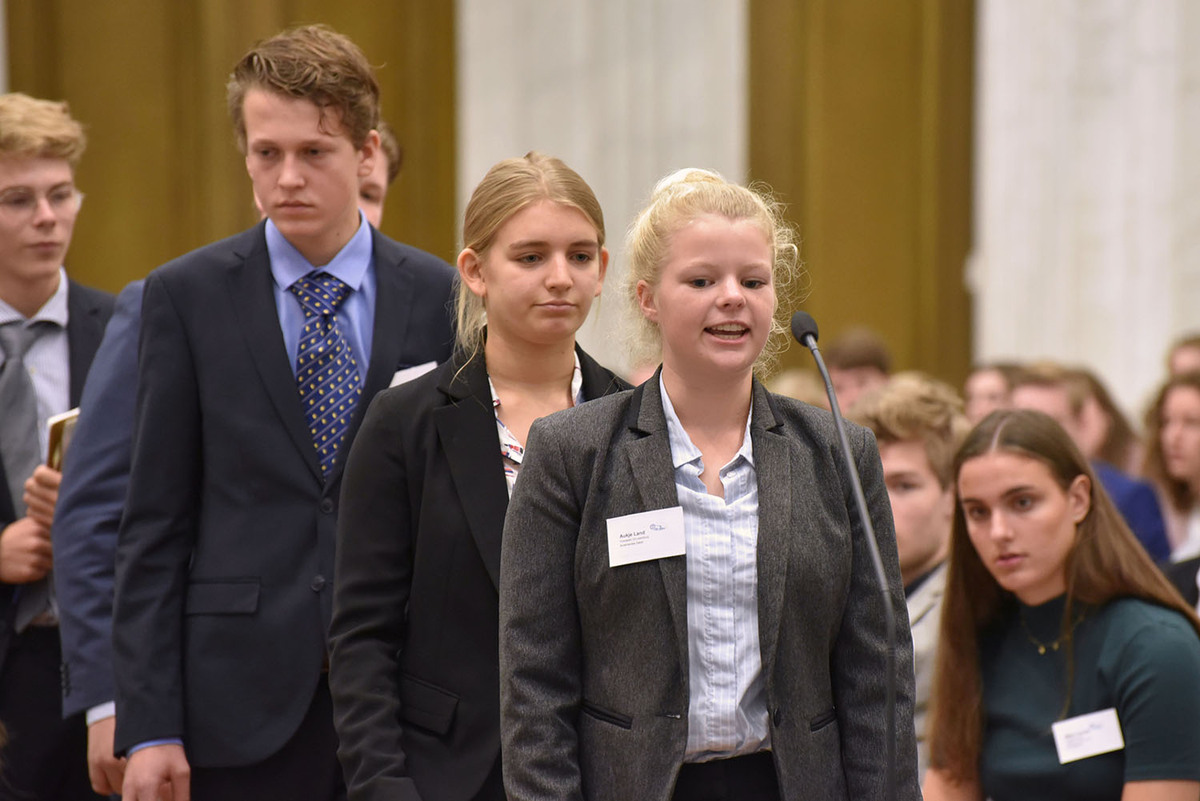 Foto's Eerste dag Algemene Vergaderingen van het Model European Parliament Nederland 2019