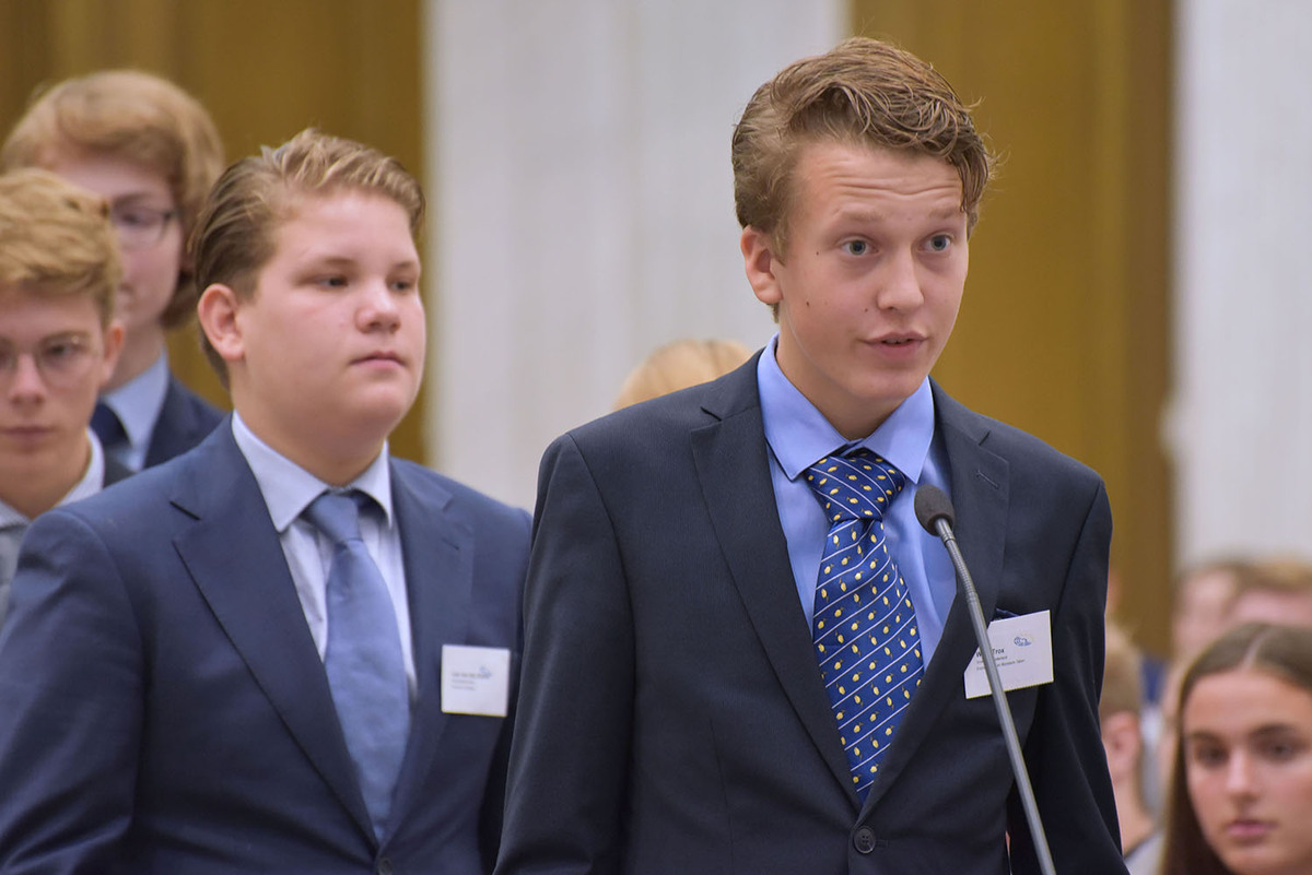 Foto's Eerste dag Algemene Vergaderingen van het Model European Parliament Nederland 2019