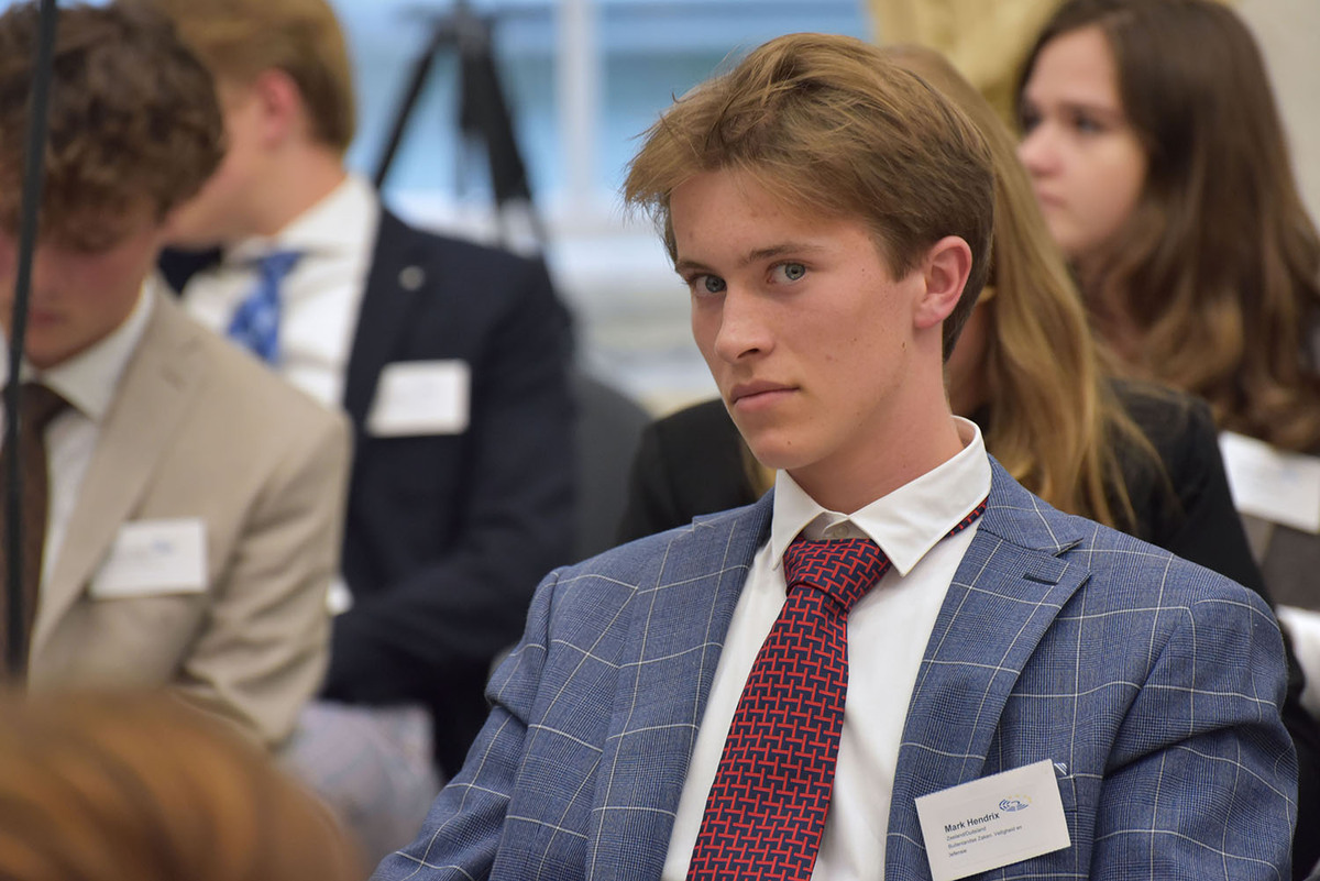 Foto's Eerste dag Algemene Vergaderingen van het Model European Parliament Nederland 2019