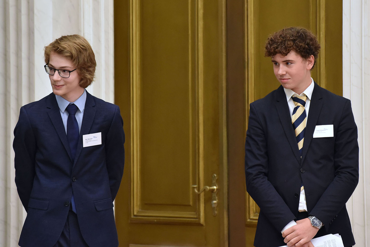 Foto's Eerste dag Algemene Vergaderingen van het Model European Parliament Nederland 2019