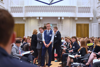 Foto's Eerste dag Algemene Vergaderingen van het Model European Parliament Nederland 2019