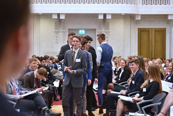 Foto's Eerste dag Algemene Vergaderingen van het Model European Parliament Nederland 2019