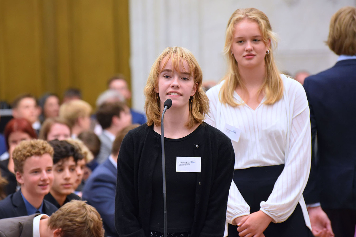 Foto's Eerste dag Algemene Vergaderingen van het Model European Parliament Nederland 2019