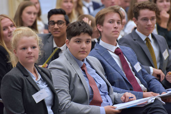 Foto's Eerste dag Algemene Vergaderingen van het Model European Parliament Nederland 2019