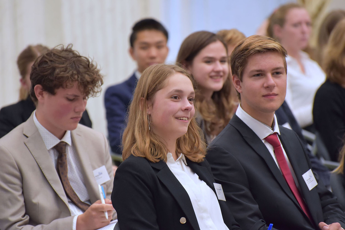 Foto's Eerste dag Algemene Vergaderingen van het Model European Parliament Nederland 2019