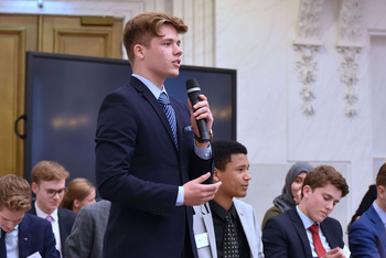 Foto's Eerste dag Algemene Vergaderingen van het Model European Parliament Nederland 2019