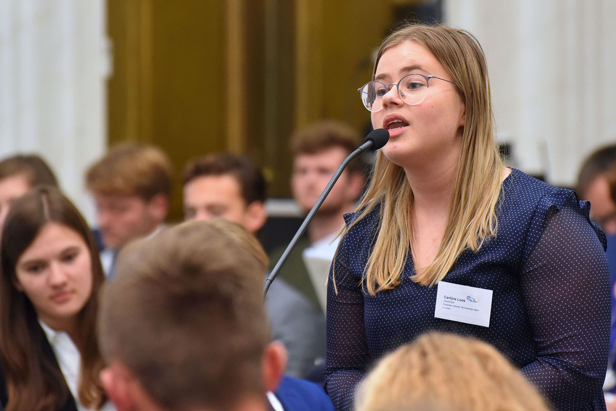 Foto's Eerste dag Algemene Vergaderingen van het Model European Parliament Nederland 2019