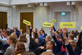 Foto's Eerste dag Algemene Vergaderingen van het Model European Parliament Nederland 2019