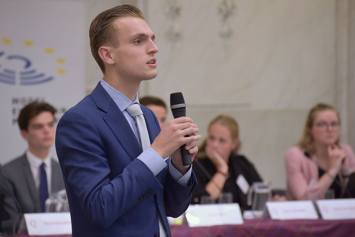 Foto's Eerste dag Algemene Vergaderingen van het Model European Parliament Nederland 2019