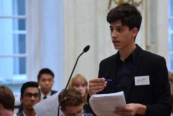 Foto's Eerste dag Algemene Vergaderingen van het Model European Parliament Nederland 2019