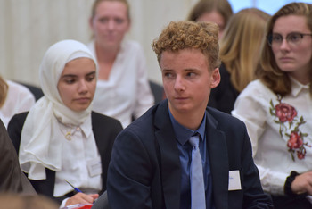 Foto's Eerste dag Algemene Vergaderingen van het Model European Parliament Nederland 2019