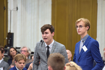 Foto's Eerste dag Algemene Vergaderingen van het Model European Parliament Nederland 2019