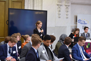 Foto's Eerste dag Algemene Vergaderingen van het Model European Parliament Nederland 2019