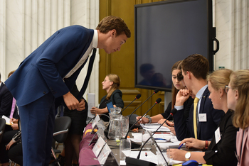 Foto's Eerste dag Algemene Vergaderingen van het Model European Parliament Nederland 2019