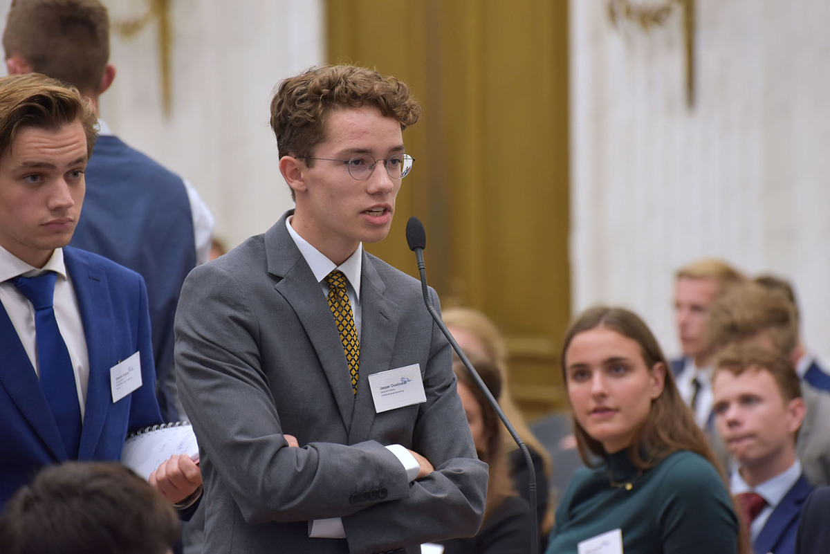 Foto's Eerste dag Algemene Vergaderingen van het Model European Parliament Nederland 2019