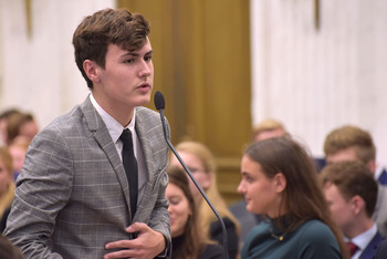 Foto's Eerste dag Algemene Vergaderingen van het Model European Parliament Nederland 2019