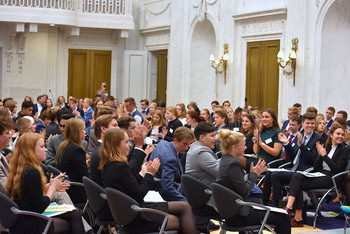 Foto's Eerste dag Algemene Vergaderingen van het Model European Parliament Nederland 2019