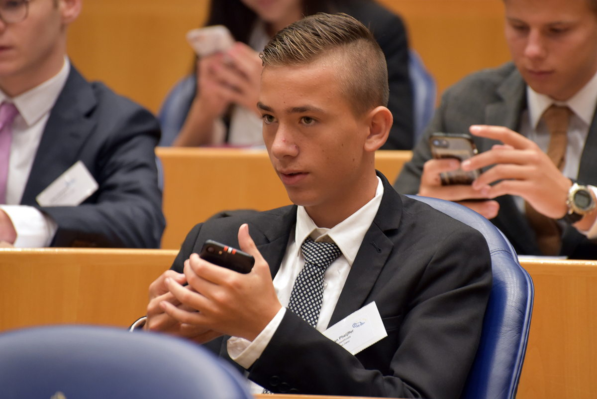 Foto's Tweede dag Algemene Vergaderingen van het Model European Parliament Nederland 2019