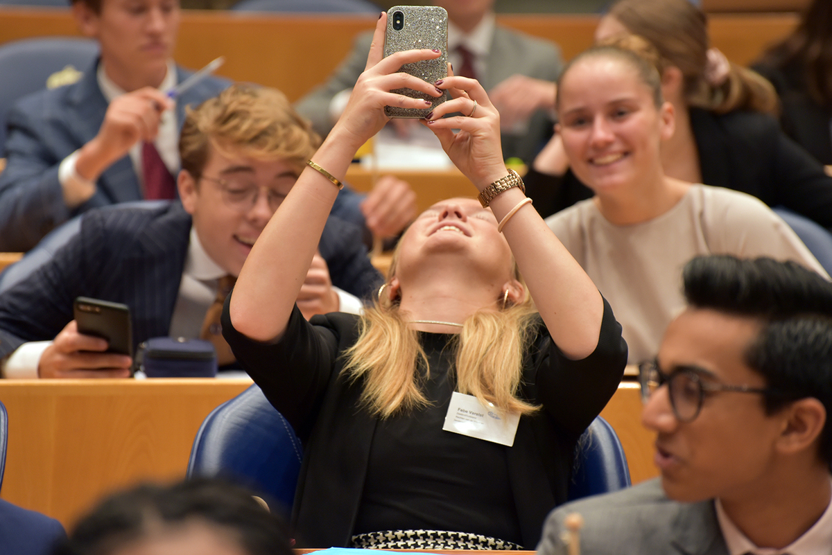 Foto's Tweede dag Algemene Vergaderingen van het Model European Parliament Nederland 2019