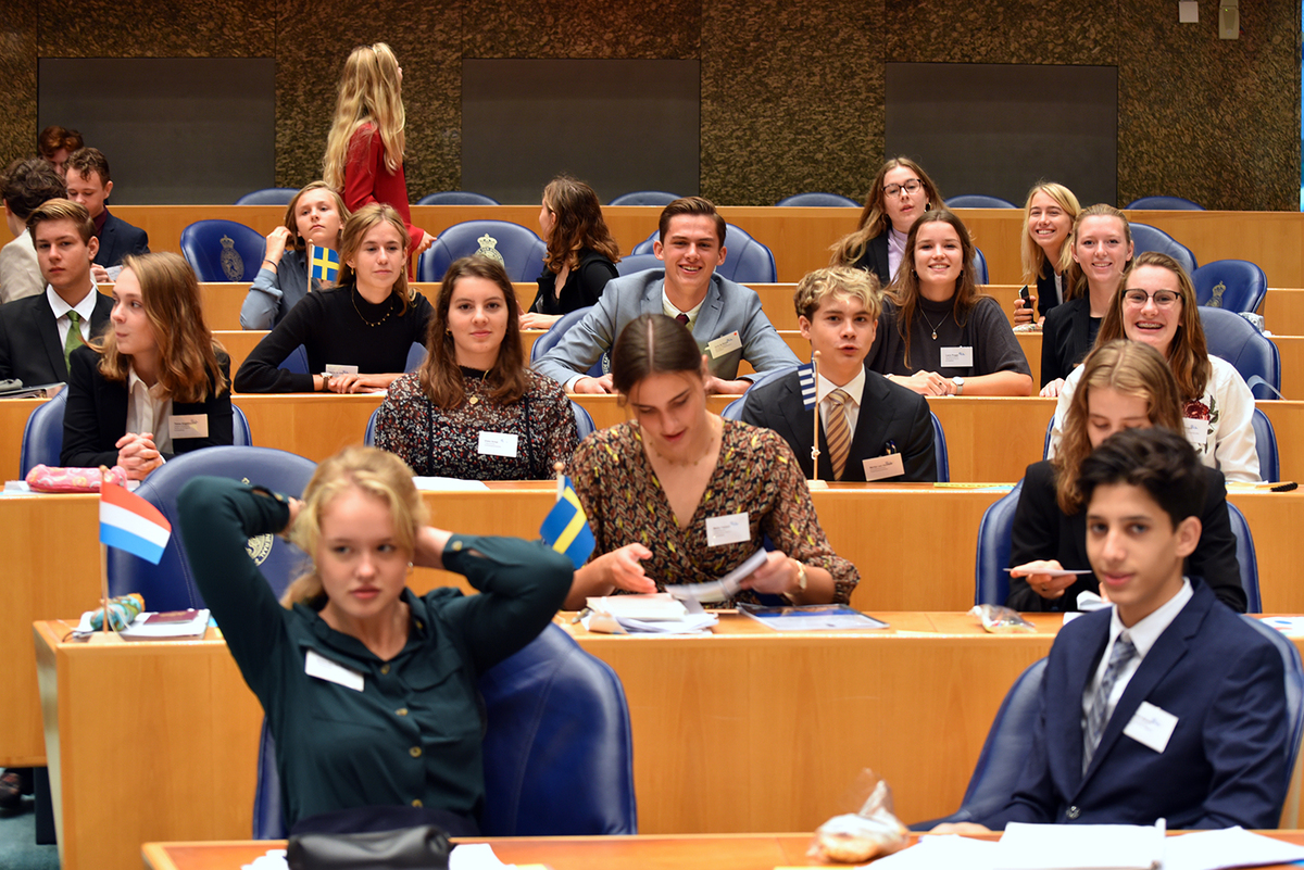 Foto's Tweede dag Algemene Vergaderingen van het Model European Parliament Nederland 2019