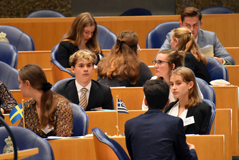 Foto's Tweede dag Algemene Vergaderingen van het Model European Parliament Nederland 2019