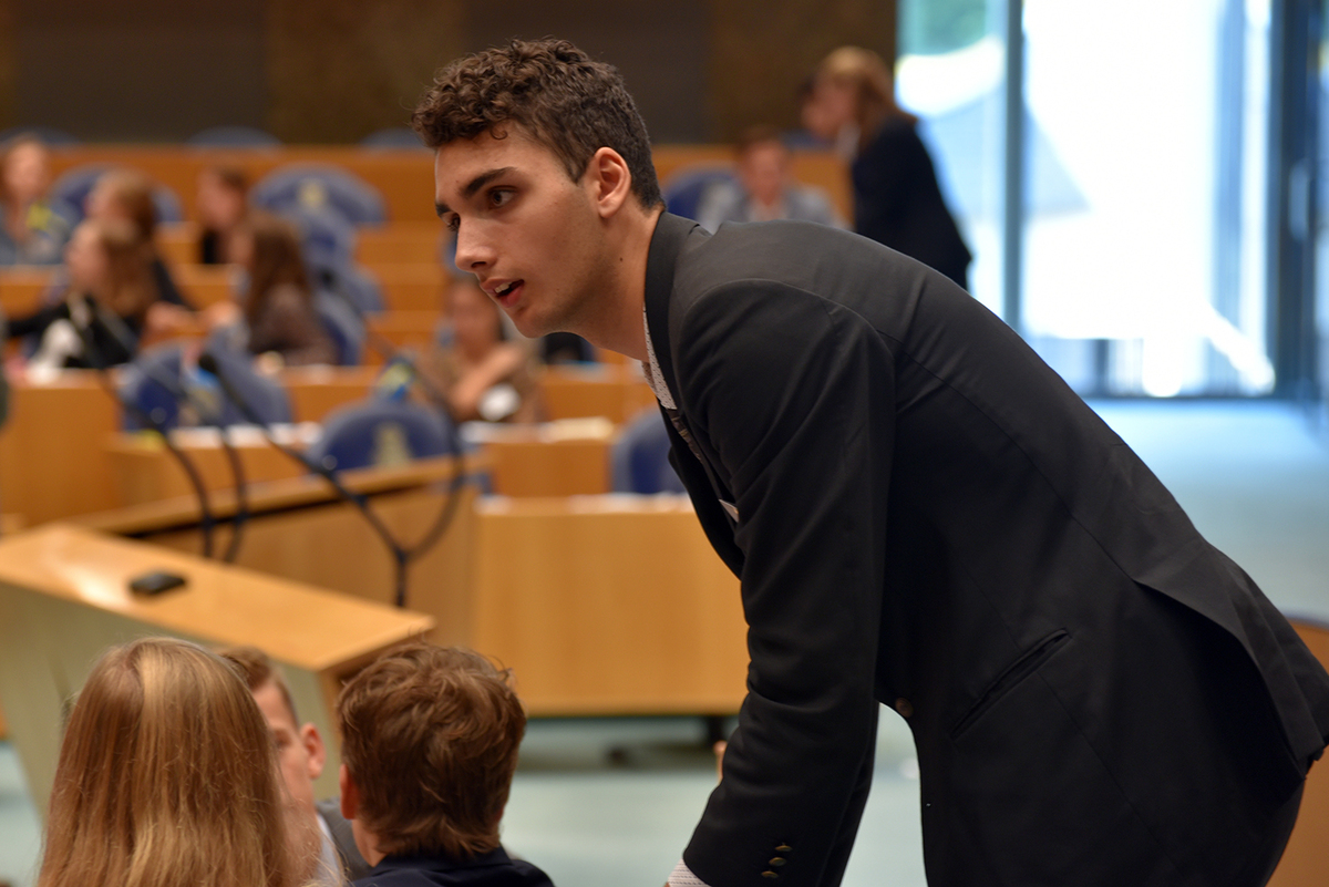 Foto's Tweede dag Algemene Vergaderingen van het Model European Parliament Nederland 2019