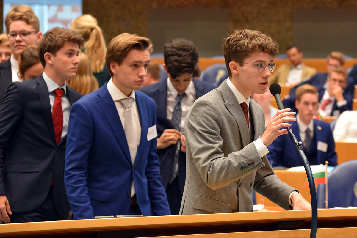 Foto's Tweede dag Algemene Vergaderingen van het Model European Parliament Nederland 2019