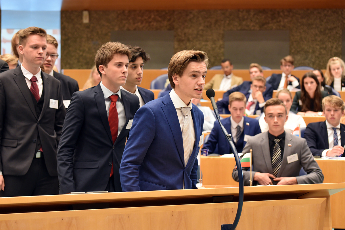 Foto's Tweede dag Algemene Vergaderingen van het Model European Parliament Nederland 2019