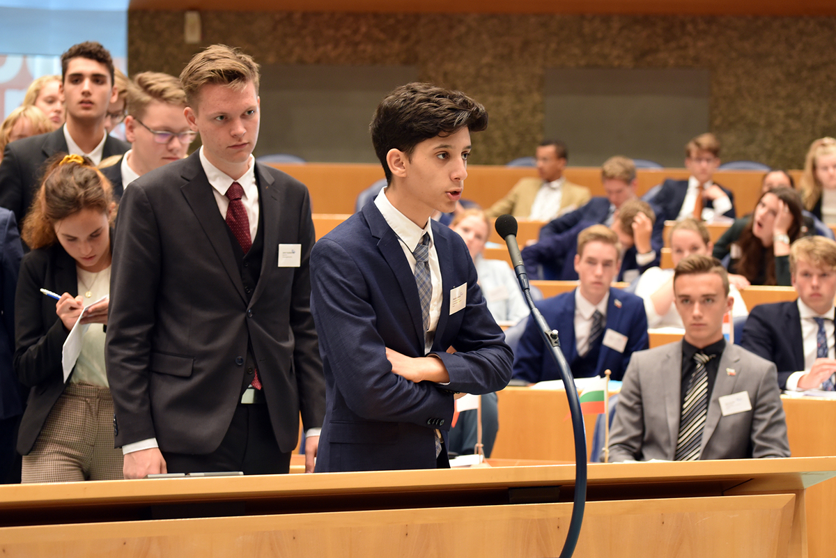 Foto's Tweede dag Algemene Vergaderingen van het Model European Parliament Nederland 2019