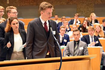 Foto's Tweede dag Algemene Vergaderingen van het Model European Parliament Nederland 2019