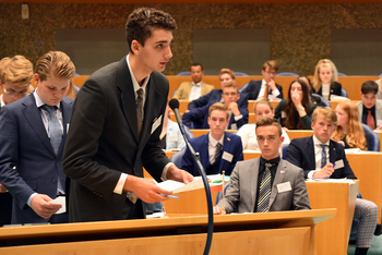 Foto's Tweede dag Algemene Vergaderingen van het Model European Parliament Nederland 2019