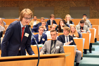 Foto's Tweede dag Algemene Vergaderingen van het Model European Parliament Nederland 2019