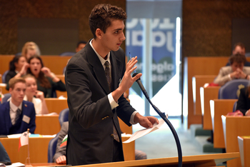 Foto's Tweede dag Algemene Vergaderingen van het Model European Parliament Nederland 2019