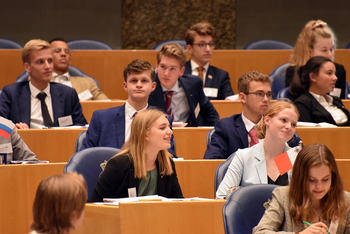 Foto's Tweede dag Algemene Vergaderingen van het Model European Parliament Nederland 2019