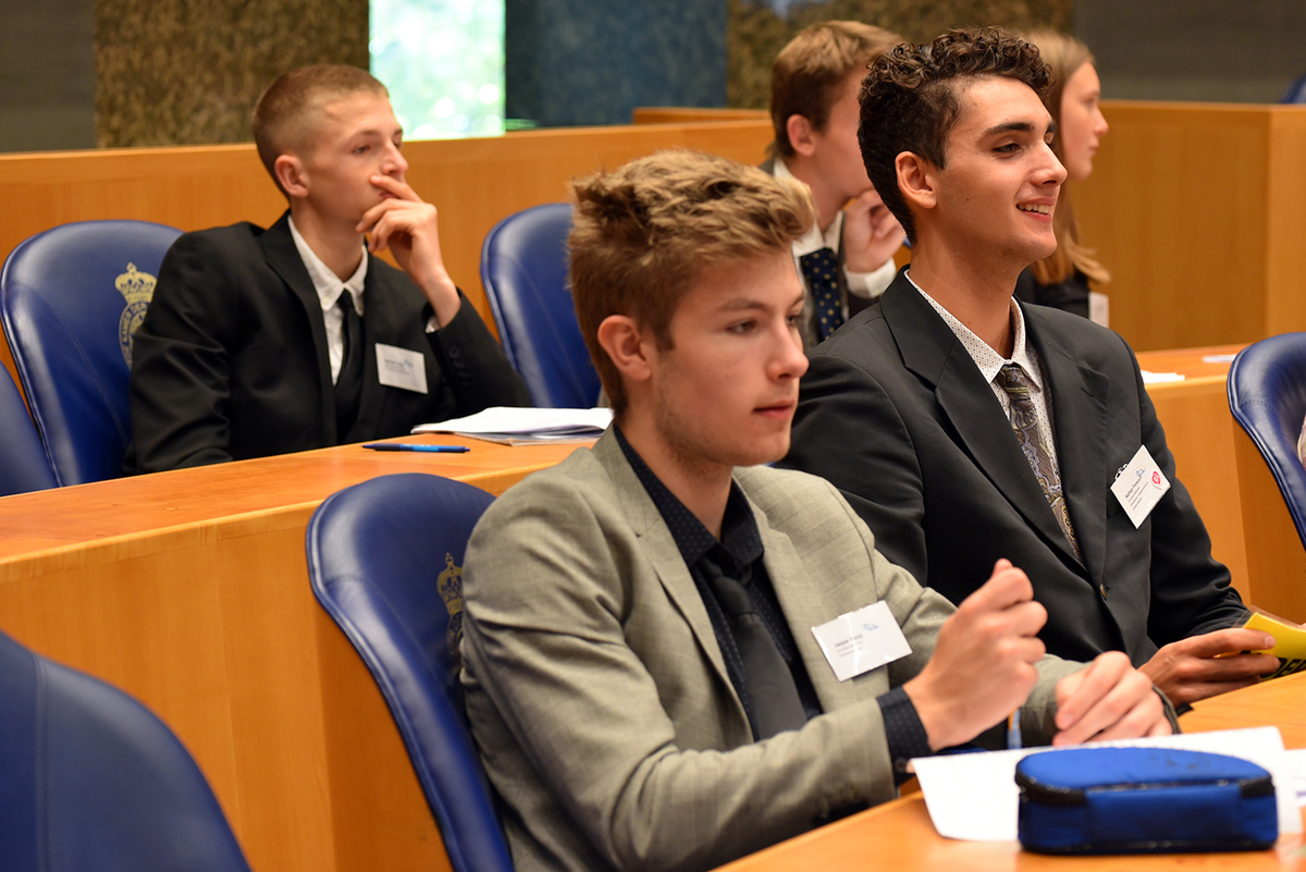 Foto's Tweede dag Algemene Vergaderingen van het Model European Parliament Nederland 2019