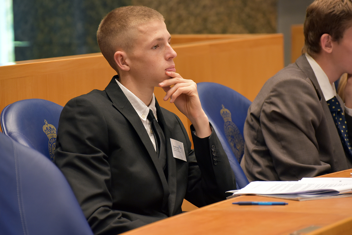 Foto's Tweede dag Algemene Vergaderingen van het Model European Parliament Nederland 2019