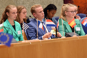 Foto's Tweede dag Algemene Vergaderingen van het Model European Parliament Nederland 2019