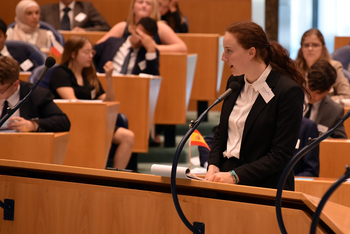 Foto's Tweede dag Algemene Vergaderingen van het Model European Parliament Nederland 2019