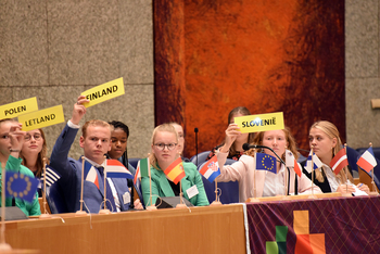 Foto's Tweede dag Algemene Vergaderingen van het Model European Parliament Nederland 2019