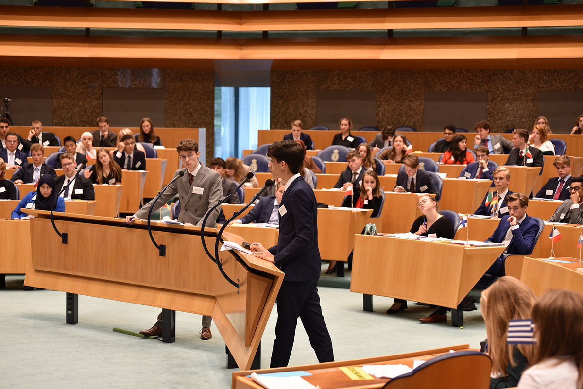 Foto's Tweede dag Algemene Vergaderingen van het Model European Parliament Nederland 2019