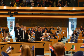 Foto's Tweede dag Algemene Vergaderingen van het Model European Parliament Nederland 2019